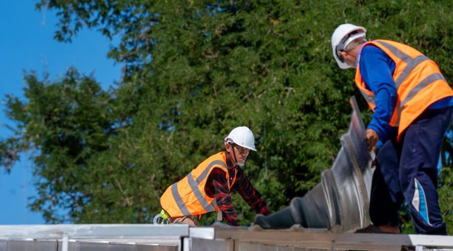 Expert Emergency Roof Repairs services in Kenney, IL